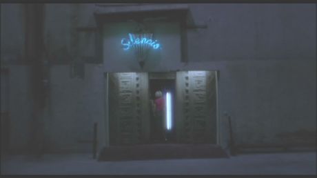 Вход в клуб Silencio